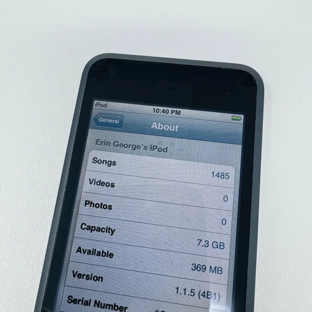 Apple iPod touch 1st Generation 8GB Black MA623LL/A Model A1213 with Box